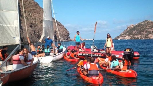 campamentos_de_verano_en_murcia_campamento-nautico-en-playa-de-aguilas-murcia