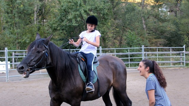 campamentos_de_verano_en_huesca_campamentos-hipicos-internacionales-con-frances