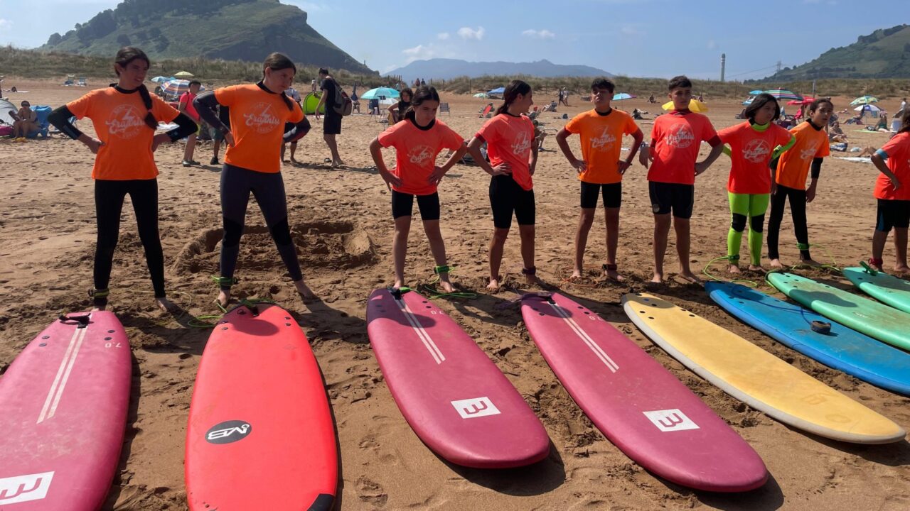 campamentos_de_verano_en_vizcaya_campamento-de-surf-en-zierbena