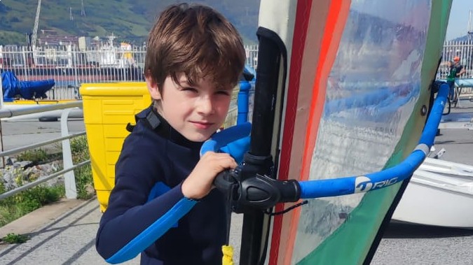 campamentos_de_verano_en_vizcaya_windsurf-udalekua-campamento-de-windsurf