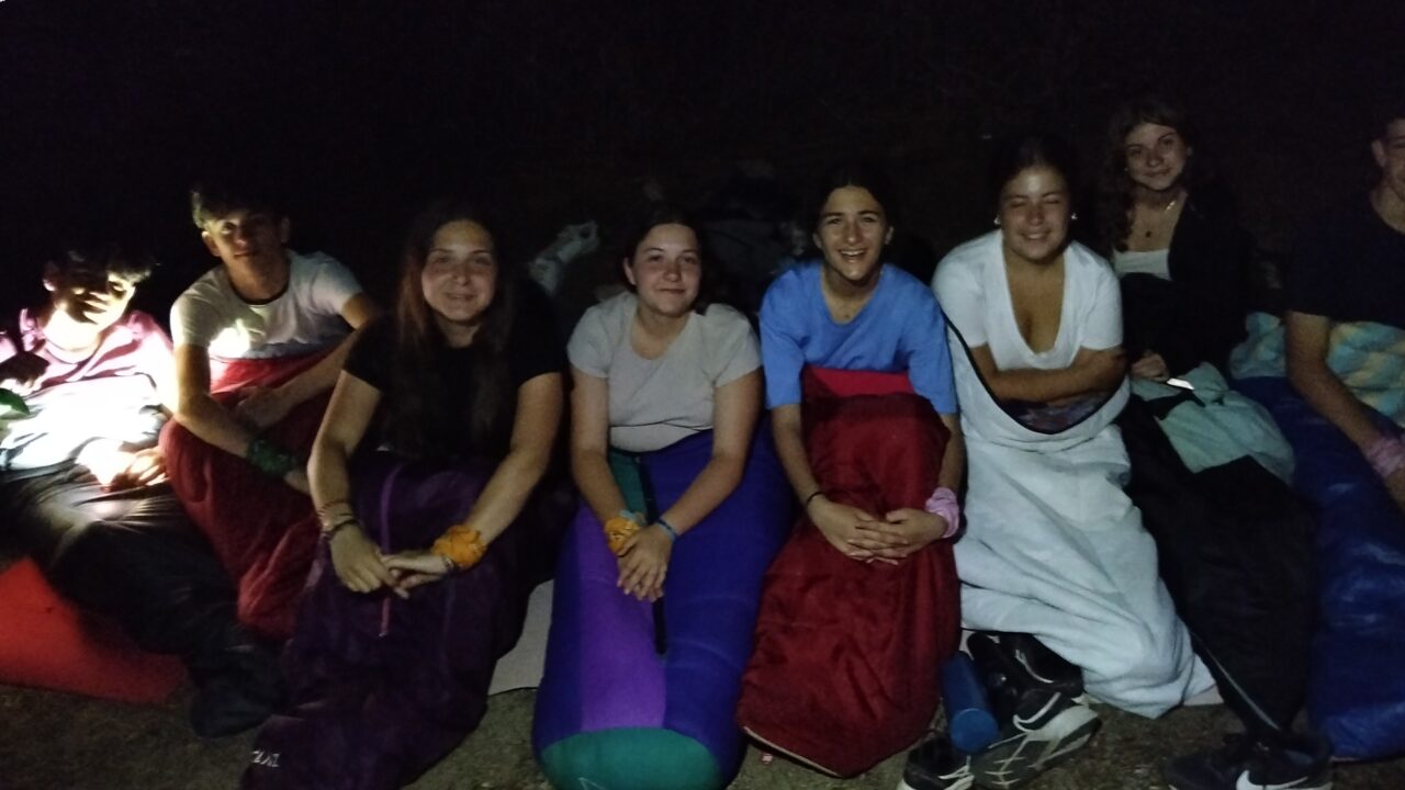 campamentos_de_verano_en_avila_camp-pernocta-aventura-sierra-de-gredos-2026